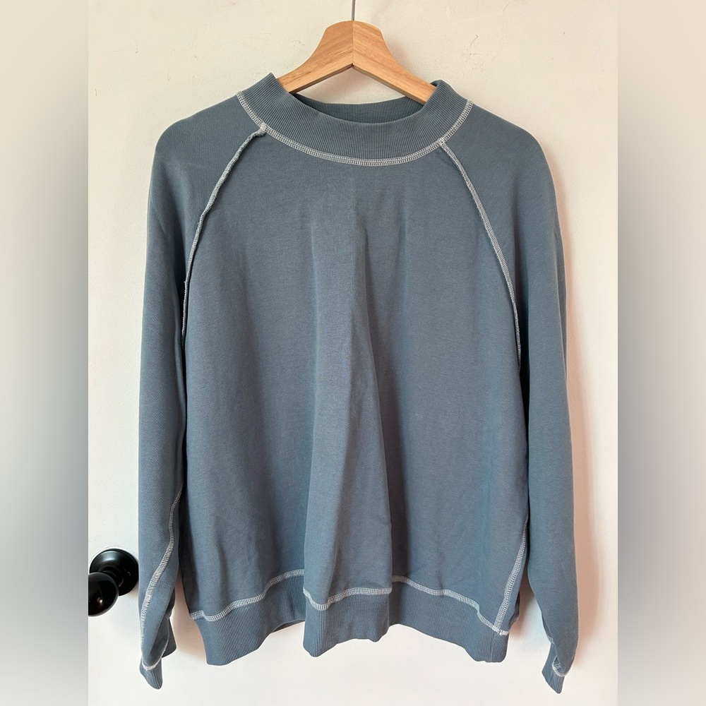 H&M BLUE SWEATER SIZE L